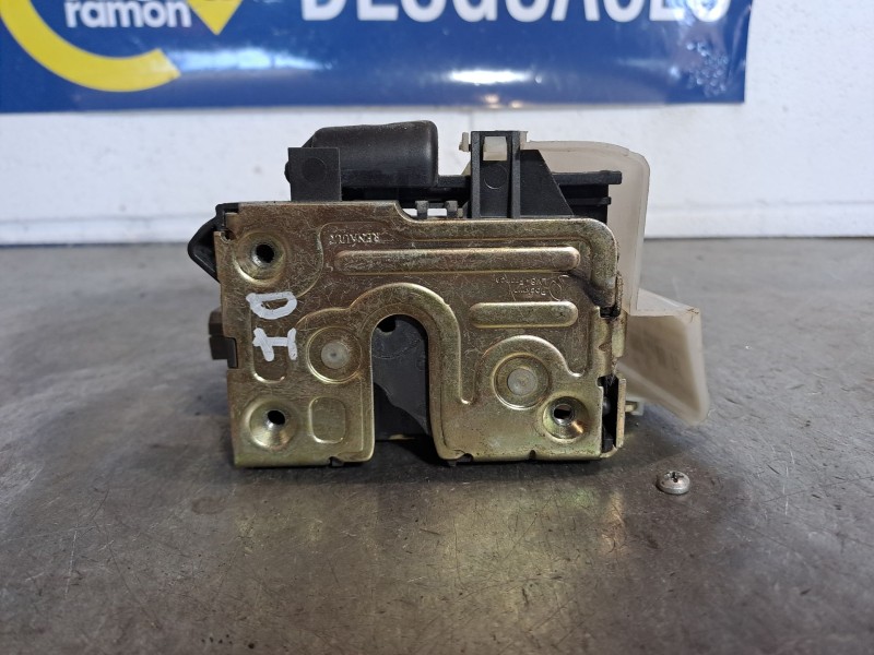 Recambio de cerradura puerta delantera izquierda para renault megane classic rn 1.6e referencia OEM IAM    Recambio de cerradura puerta delantera izquierda para renault megane classic rn 1.6e referencia OEM IAM