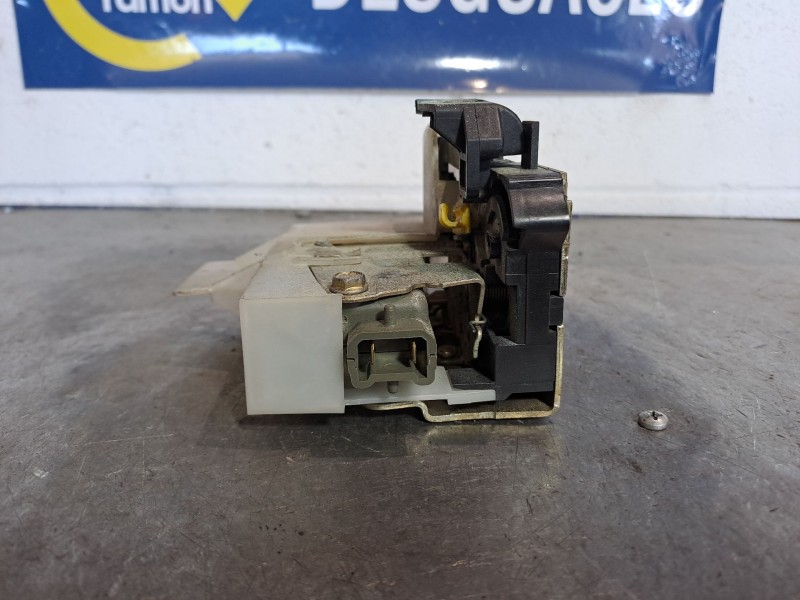 Recambio de cerradura puerta delantera izquierda para renault megane classic rn 1.6e referencia OEM IAM    Recambio de cerradura puerta delantera izquierda para renault megane classic rn 1.6e referencia OEM IAM