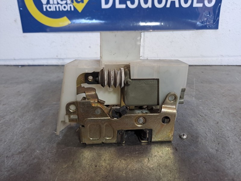 Recambio de cerradura puerta delantera izquierda para renault megane classic rn 1.6e referencia OEM IAM    Recambio de cerradura puerta delantera izquierda para renault megane classic rn 1.6e referencia OEM IAM