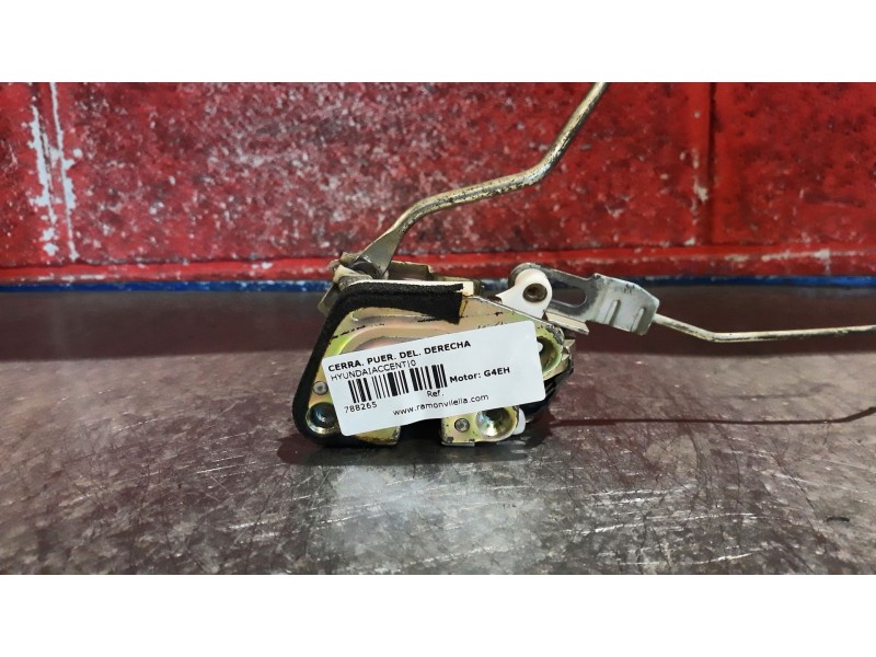 Recambio de cerra. puer. delantero derecha para hyundai accent referencia OEM IAM    Recambio de cerra. puer. delantero derecha para hyundai accent referencia OEM IAM