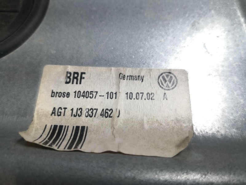 Recambio de elevalunas delantero derecho para volkswagen golf iv berlina (1j1) 1.6 referencia OEM IAM   