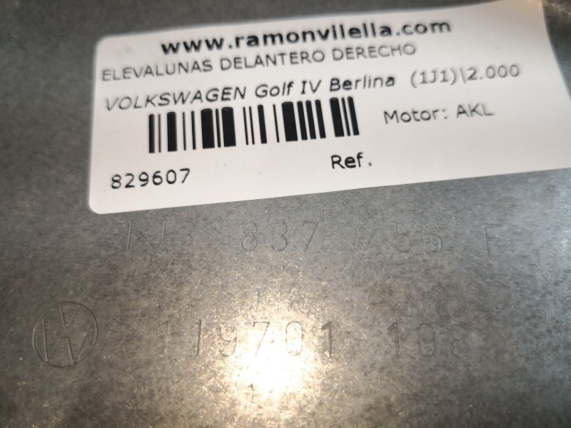 Recambio de elevalunas delantero derecho para volkswagen golf iv berlina (1j1) 1.6 referencia OEM IAM   