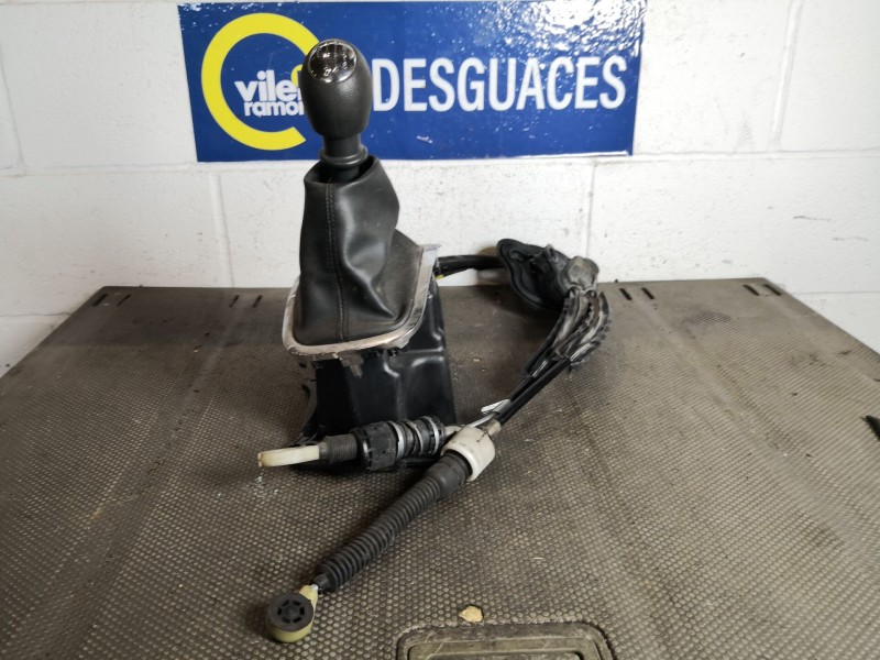 Recambio de palanca cambio para renault megane iii sport tourer business referencia OEM IAM 8201062921A  