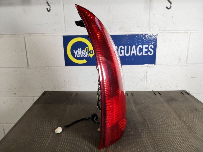 Recambio de piloto trasero izquierdo para mazda premacy (cp) 2.0 turbodiesel referencia OEM IAM    Recambio de piloto trasero izquierdo para mazda premacy (cp) 2.0 turbodiesel referencia OEM IAM