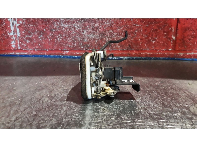 Recambio de cerra. puer. delantero izquierda para hyundai accent referencia OEM IAM    Recambio de cerra. puer. delantero izquierda para hyundai accent referencia OEM IAM