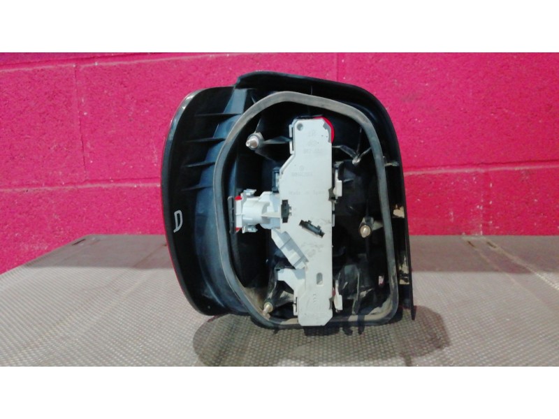 Recambio de piloto trasero derecho para volkswagen polo referencia OEM IAM   