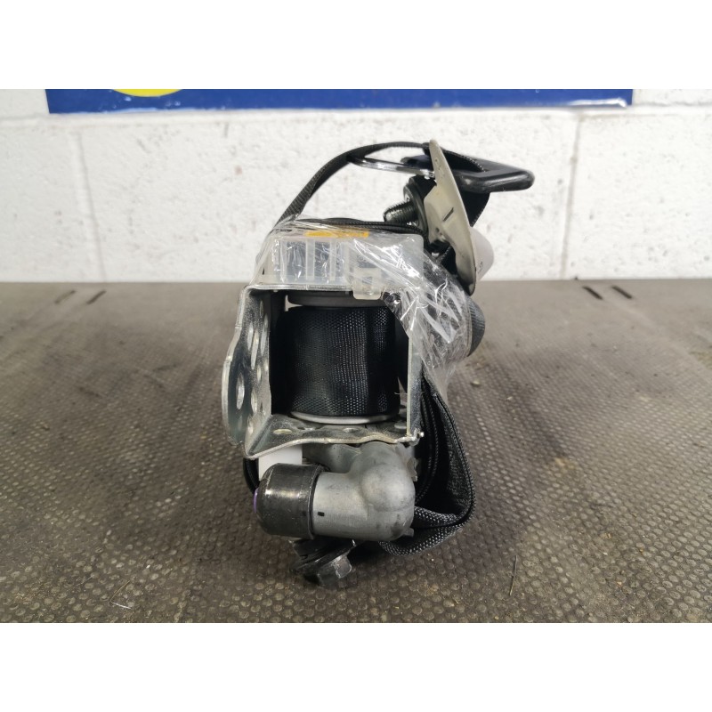 Recambio de cinturon seguridad delantero derecho para hyundai i20 i20 1.4 crdi90 comfort aa esp referencia OEM IAM   