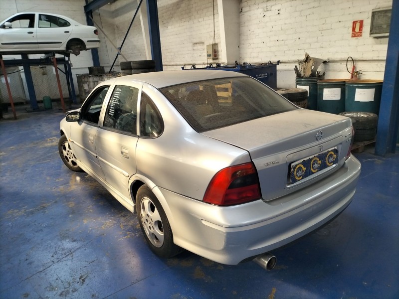opel vectra b fastback (38_) del año 2000 opel vectra b fastback (38_) del año 2000