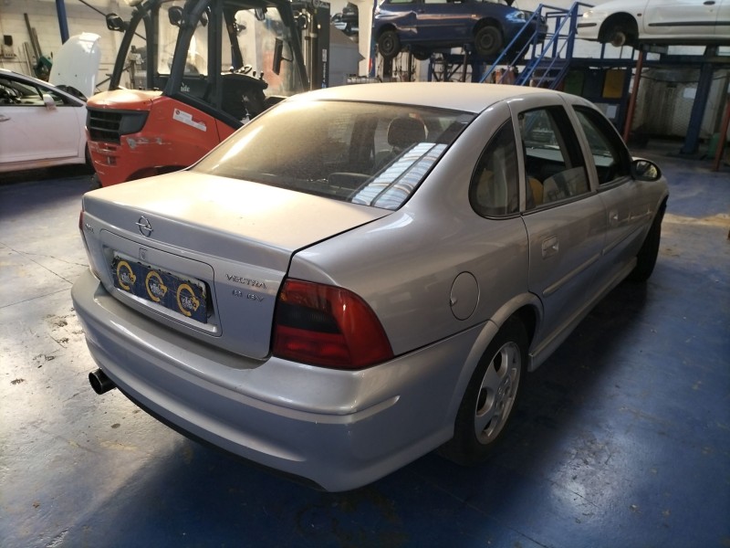 opel vectra b fastback (38_) del año 2000 opel vectra b fastback (38_) del año 2000