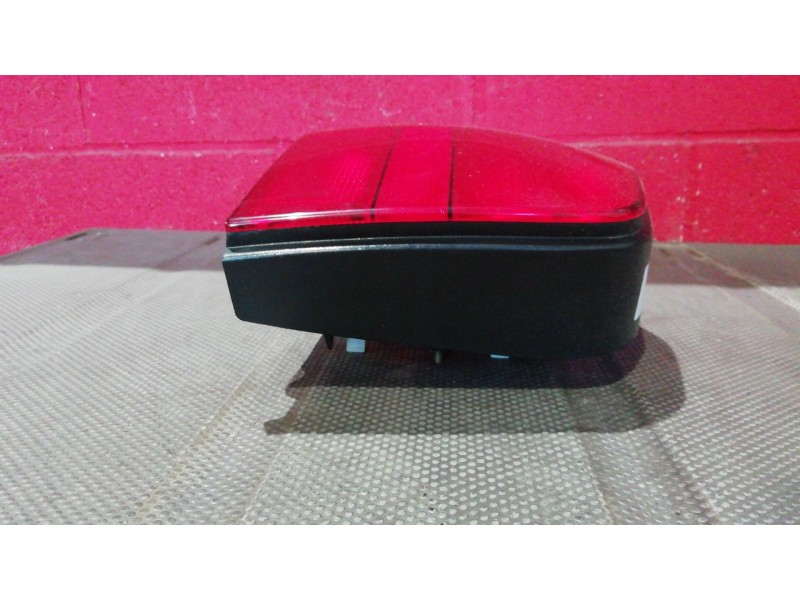 Recambio de piloto trasero izquierdo para volkswagen polo referencia OEM IAM   