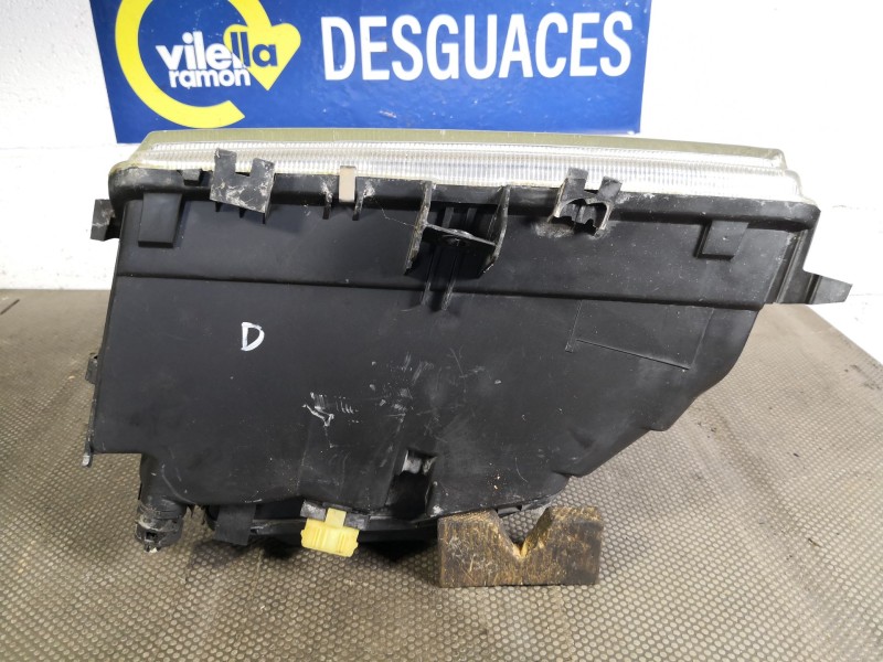Recambio de faro derecho para citroen xantia berlina 2.0 hdi exclusive referencia OEM IAM 88205034D  