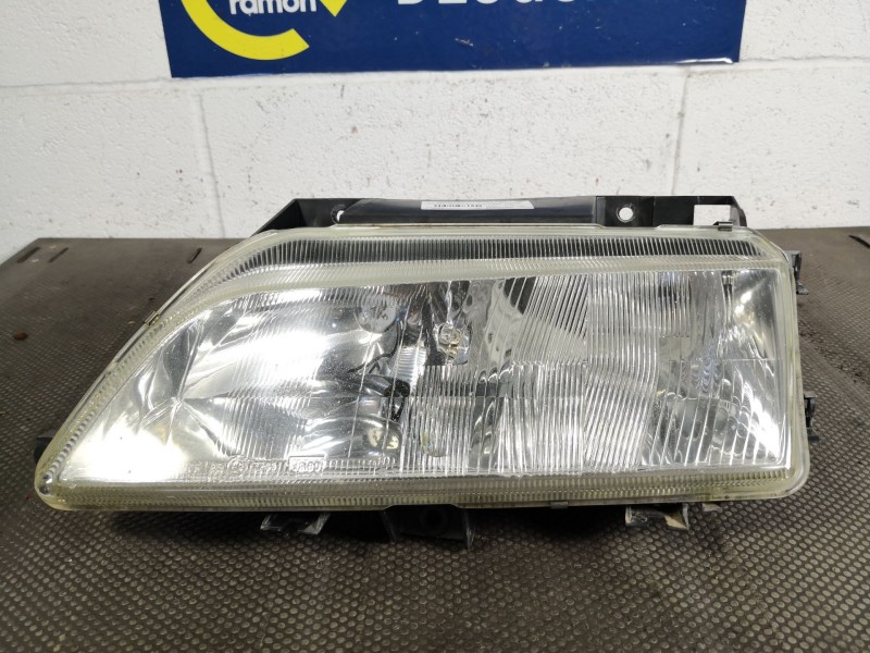 Recambio de faro izquierdo para citroen xantia berlina 2.0 hdi exclusive referencia OEM IAM 88205035G  