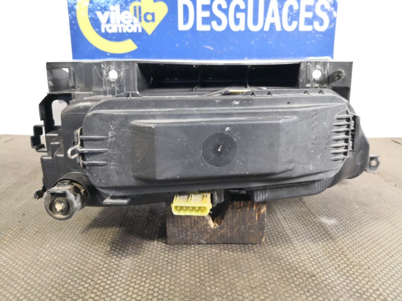 Recambio de faro izquierdo para citroen xantia berlina 2.0 hdi exclusive referencia OEM IAM 88205035G  