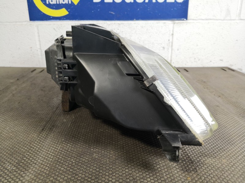 Recambio de faro izquierdo para citroen xantia berlina 2.0 hdi exclusive referencia OEM IAM 88205035G  