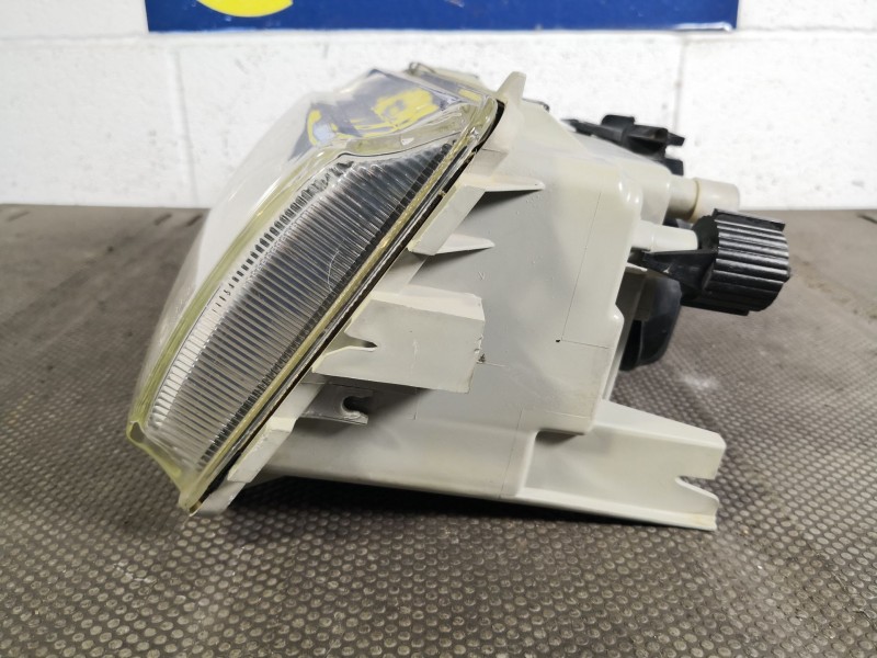 Recambio de faro izquierdo para renault r19 r19 chamade 1.4 tr 4v. referencia OEM IAM 7700815995A  