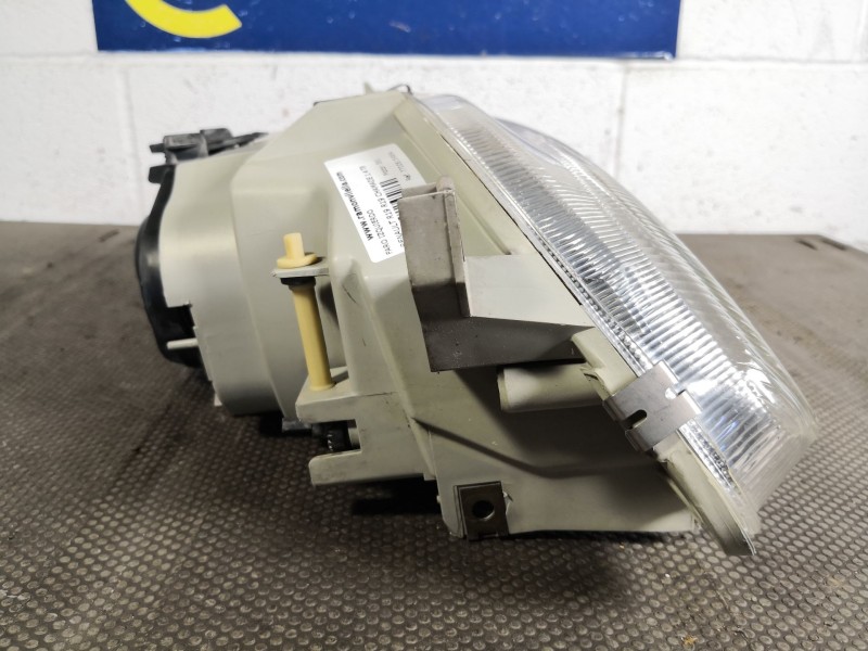 Recambio de faro izquierdo para renault r19 r19 chamade 1.4 tr 4v. referencia OEM IAM 7700815995A  