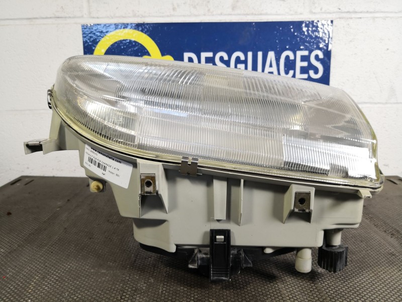 Recambio de faro derecho para renault r19 r19 chamade 1.4 tr 4v. referencia OEM IAM   