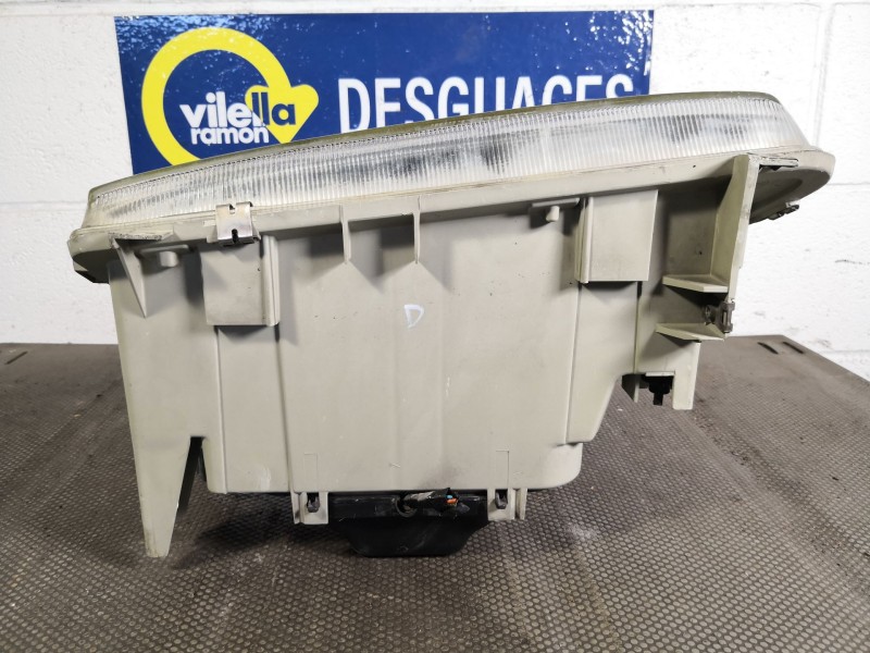 Recambio de faro derecho para renault r19 r19 chamade 1.4 tr 4v. referencia OEM IAM   