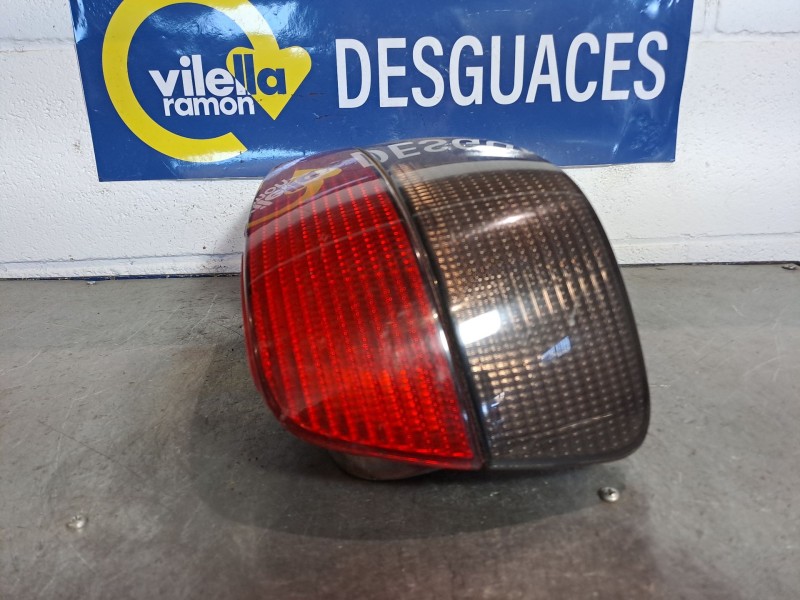 Recambio de piloto trasero derecho para peugeot 306 (7b, n3, n5) 1.9 d referencia OEM IAM    Recambio de piloto trasero derecho para peugeot 306 (7b, n3, n5) 1.9 d referencia OEM IAM