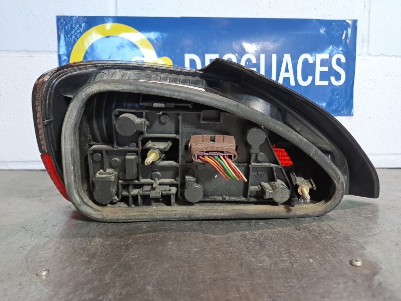 Recambio de piloto trasero derecho para peugeot 306 (7b, n3, n5) 1.9 d referencia OEM IAM    Recambio de piloto trasero derecho para peugeot 306 (7b, n3, n5) 1.9 d referencia OEM IAM