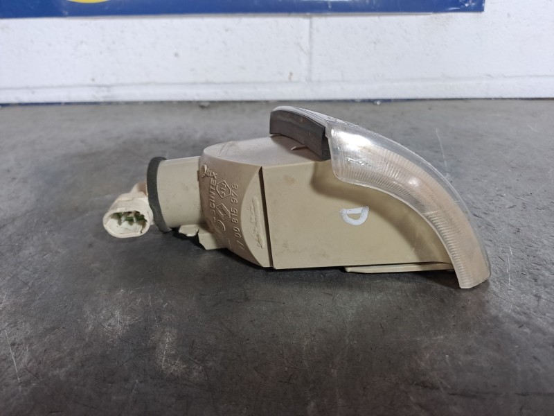 Recambio de piloto delantero derecho para renault r19 r19 chamade 1.4 tr 4v. referencia OEM IAM 7700815978  