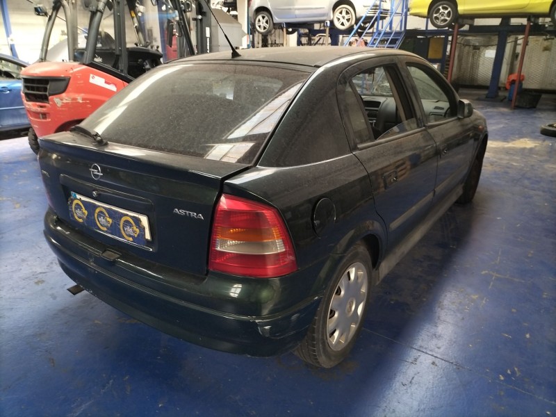 opel astra g berlina del año 1998