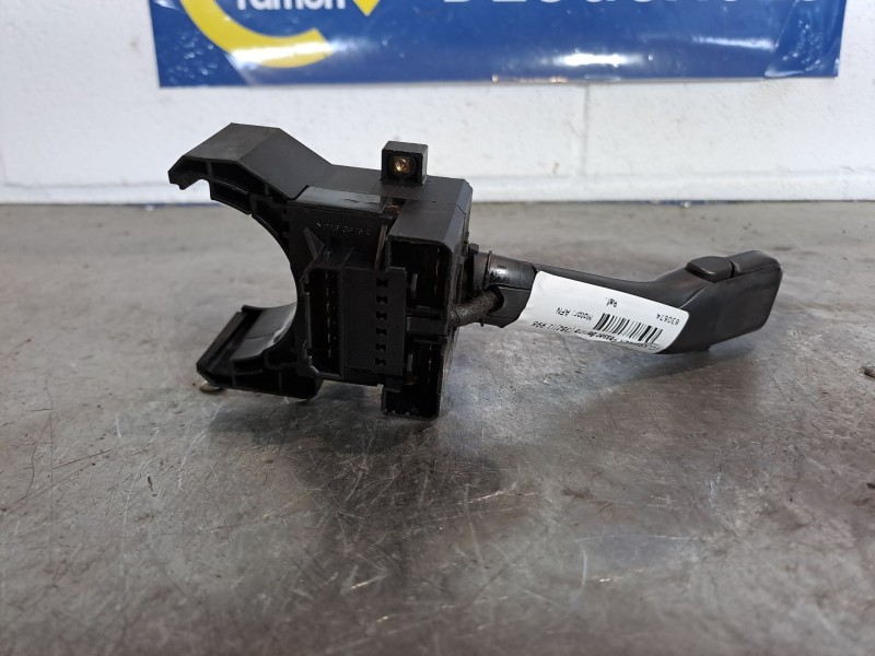 Recambio de mando limpia para volkswagen passat berlina (3b2) 1.9 tdi referencia OEM IAM    Recambio de mando limpia para volkswagen passat berlina (3b2) 1.9 tdi referencia OEM IAM