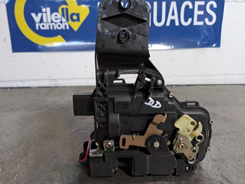 Recambio de cerradura puerta delantera derecha para volkswagen passat berlina (3b2) 1.9 tdi referencia OEM IAM    Recambio de cerradura puerta delantera derecha para volkswagen passat berlina (3b2) 1.9 tdi referencia OEM IAM