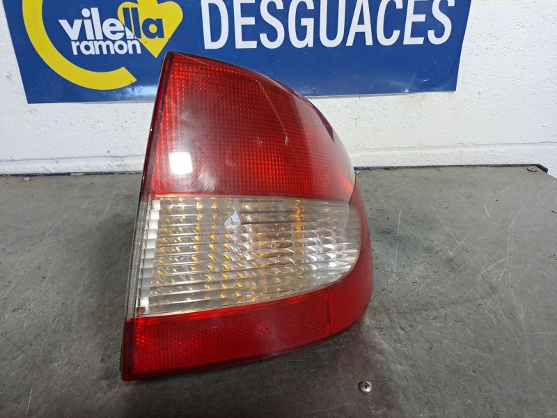 Recambio de piloto trasero derecho para renault megane i classic (la0) 1.9 dt alize referencia OEM IAM   