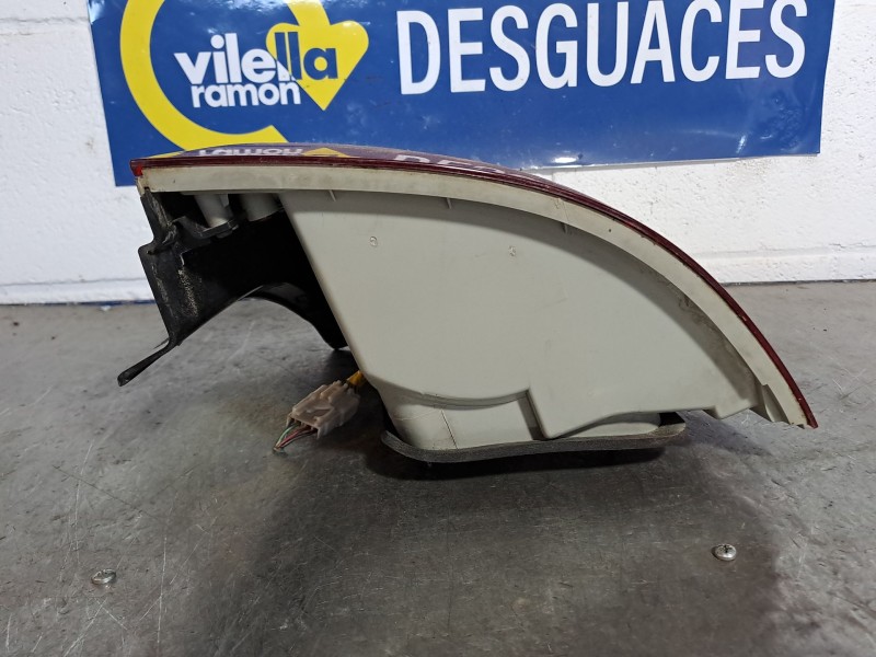 Recambio de piloto trasero derecho para kia carens 2.0 crdi ex monovolumen referencia OEM IAM   