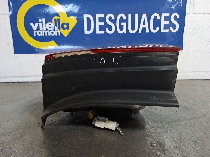 Recambio de piloto trasero derecho para kia carens 2.0 crdi ex monovolumen referencia OEM IAM   