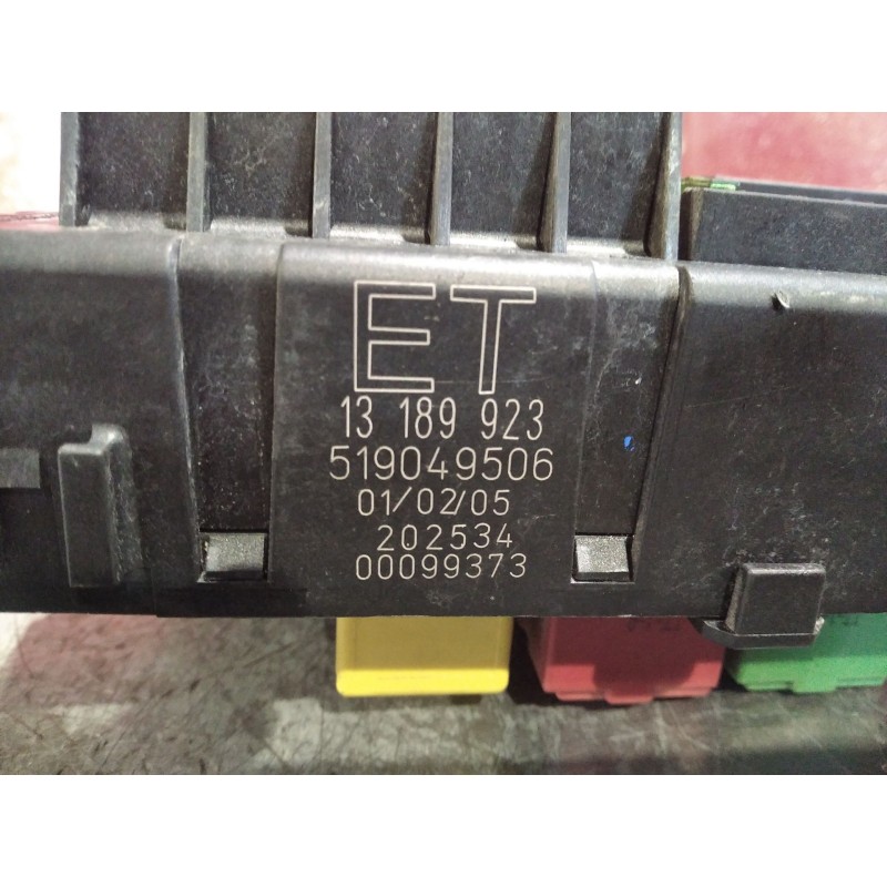 Recambio de caja reles fusibles para opel vectra c berlina comfort | 02.02 - 12.05 comfort | 02.02 - 12.05 referencia OEM IAM 13
