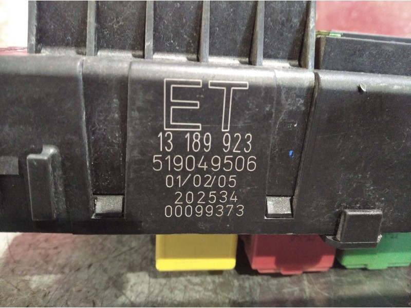 Recambio de caja reles fusibles para opel vectra c berlina comfort | 02.02 - 12.05 comfort | 02.02 - 12.05 referencia OEM IAM 13