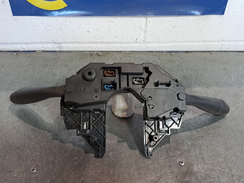 Recambio de mando limpia para citroen c5 berlina business referencia OEM IAM 967020602XT   Recambio de mando limpia para citroen c5 berlina business referencia OEM IAM 967020602XT