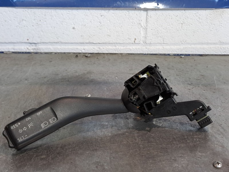 Recambio de mando intermitentes para volkswagen golf v berlina (1k1) 2.0 tdi | 0.03 - 0.08 2.0 tdi | 0.03 - 0.08 referencia OEM 