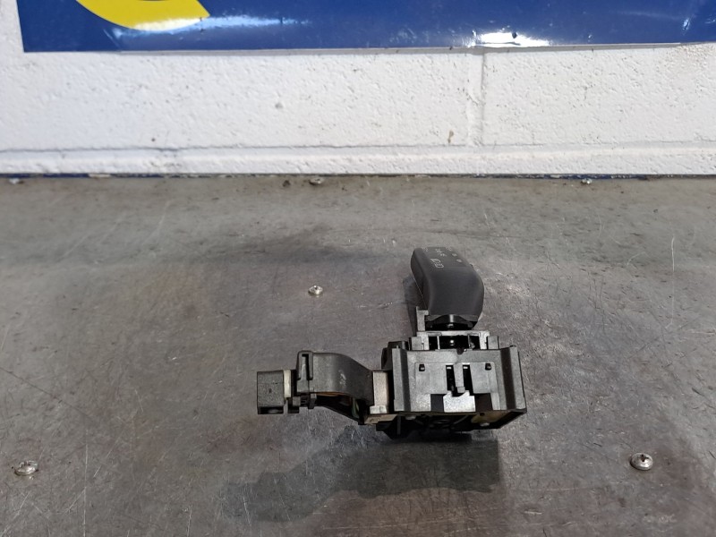 Recambio de mando intermitentes para volkswagen golf v berlina (1k1) 2.0 tdi | 0.03 - 0.08 2.0 tdi | 0.03 - 0.08 referencia OEM 