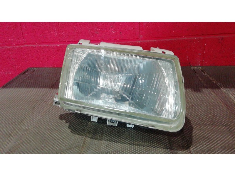Recambio de faro derecho para volkswagen polo referencia OEM IAM   