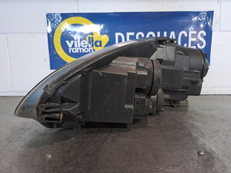 Recambio de faro derecho para volkswagen golf v berlina (1k1) 2.0 tdi | 0.03 - 0.08 2.0 tdi | 0.03 - 0.08 referencia OEM IAM   