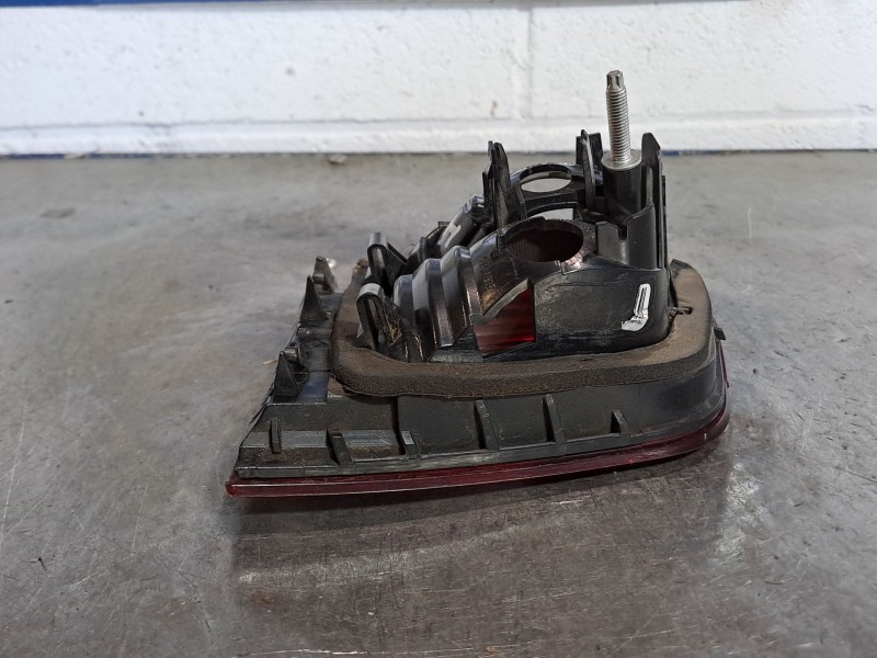 Recambio de piloto porton izquierdo para citroen c5 berlina business referencia OEM IAM    Recambio de piloto porton izquierdo para citroen c5 berlina business referencia OEM IAM