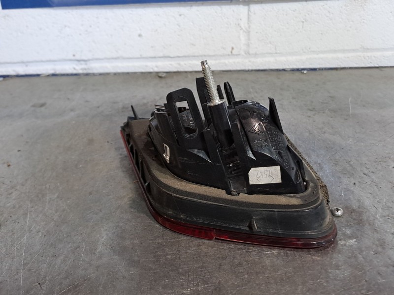 Recambio de piloto porton izquierdo para citroen c5 berlina business referencia OEM IAM    Recambio de piloto porton izquierdo para citroen c5 berlina business referencia OEM IAM