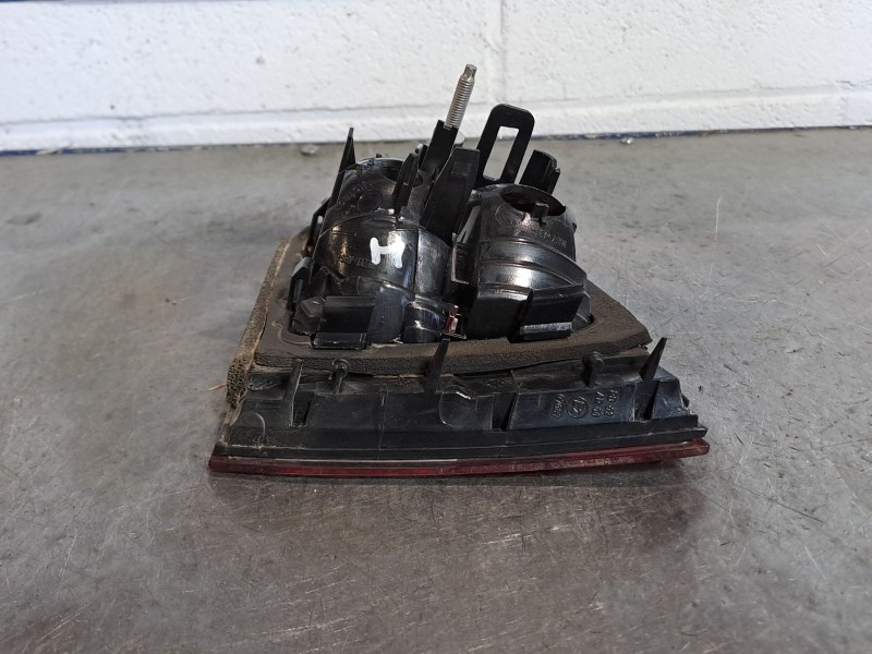 Recambio de piloto porton izquierdo para citroen c5 berlina business referencia OEM IAM    Recambio de piloto porton izquierdo para citroen c5 berlina business referencia OEM IAM