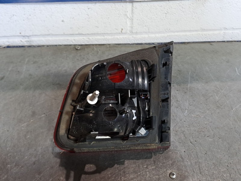 Recambio de piloto porton izquierdo para citroen c5 berlina business referencia OEM IAM    Recambio de piloto porton izquierdo para citroen c5 berlina business referencia OEM IAM