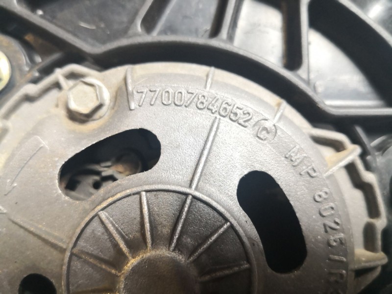 Recambio de electroventilador para renault r19 r19 chamade 1.4 tr 4v. referencia OEM IAM 8240091 7700784652C 