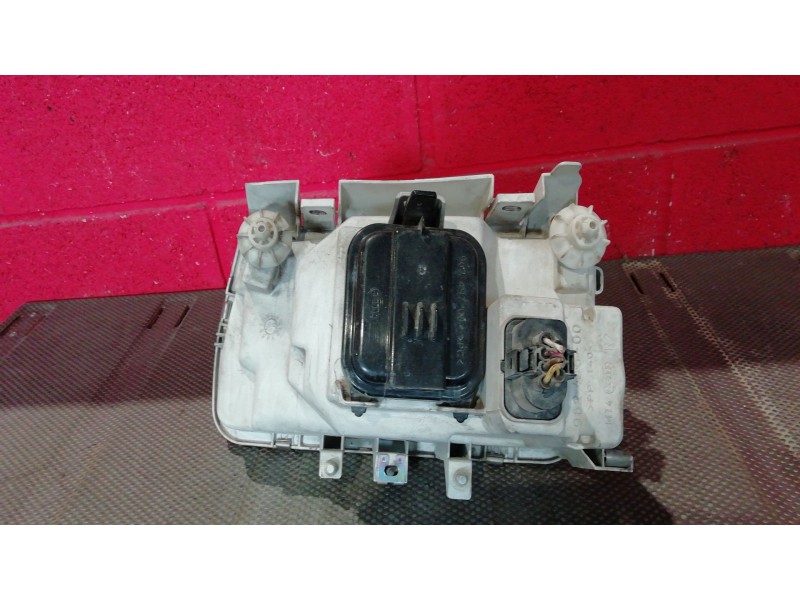 Recambio de faro derecho para volkswagen polo referencia OEM IAM   