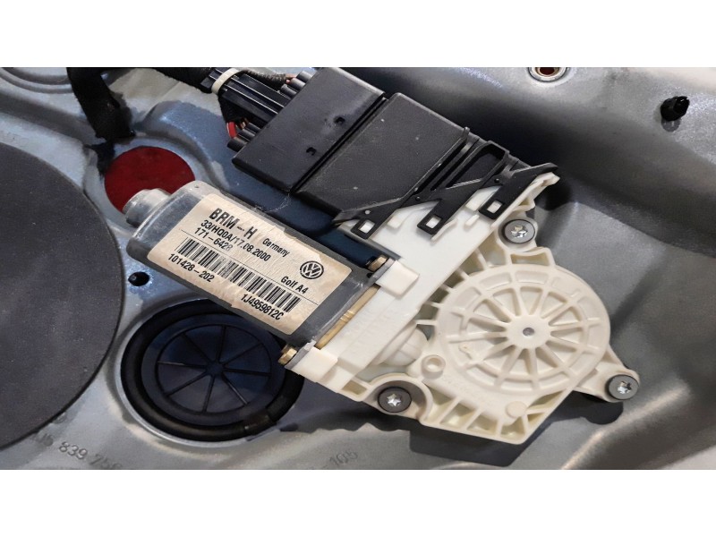 Recambio de elevalu. tras. derecho para volkswagen bora berlina (1j2) 1.9 tdi | 0.98 - 0.05 1.9 tdi | 0.98 - 0.05 referencia OEM