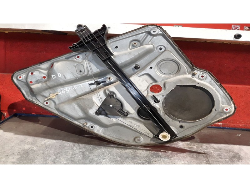 Recambio de elevalu. tras. derecho para volkswagen bora berlina (1j2) 1.9 tdi | 0.98 - 0.05 1.9 tdi | 0.98 - 0.05 referencia OEM