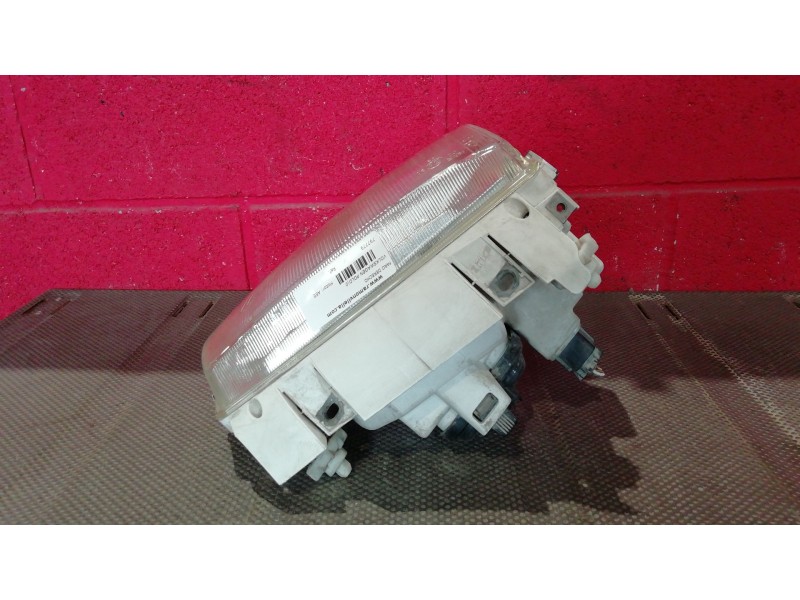 Recambio de faro derecho para volkswagen polo referencia OEM IAM   