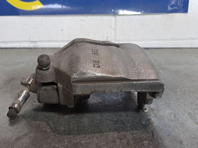 Recambio de pinza freno delantera derecha para seat leon (1p1)  | 0.05 - ...  | 0.05 - ... referencia OEM IAM    Recambio de pinza freno delantera derecha para seat leon (1p1)  | 0.05 - ...  | 0.05 - ... referencia OEM IAM