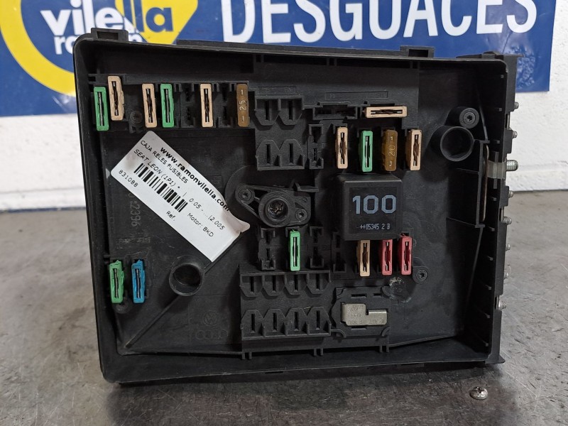 Recambio de caja reles fusibles para seat leon (1p1)  | 0.05 - ...  | 0.05 - ... referencia OEM IAM    Recambio de caja reles fusibles para seat leon (1p1)  | 0.05 - ...  | 0.05 - ... referencia OEM IAM