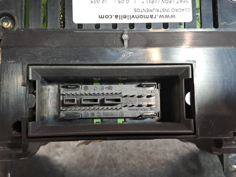 Recambio de cuadro instrumentos para seat leon (1p1)  | 0.05 - ...  | 0.05 - ... referencia OEM IAM 1P0920823F 110080280026  Recambio de cuadro instrumentos para seat leon (1p1)  | 0.05 - ...  | 0.05 - ... referencia OEM IAM 1P0920823F 110080280026